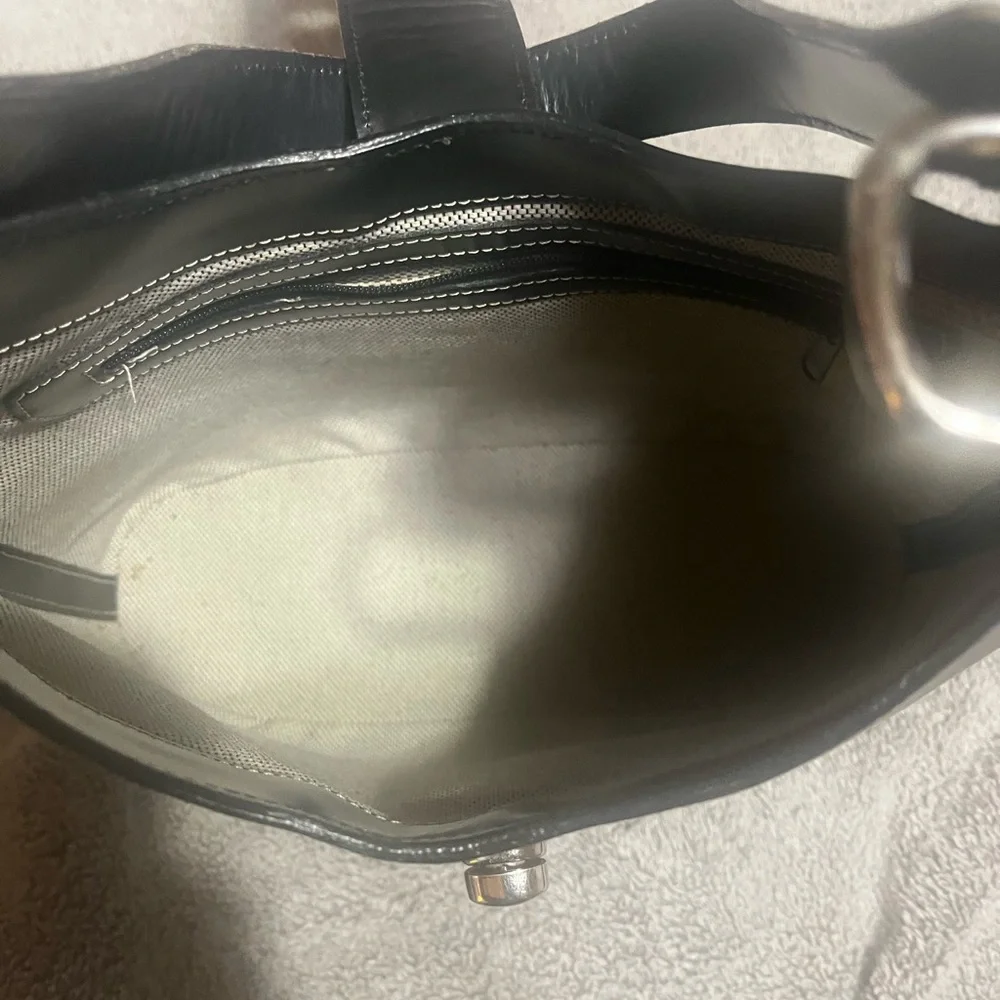 Vintage Dooney & Bourke Black Leather Shoulder Bag with Silver Hardware - Picture 4 of 8